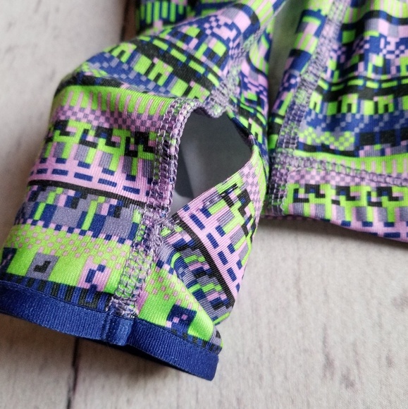 🔥Nike Pro 1/2 Zip Aztec print Dri-fit Running - Picture 7 of 7